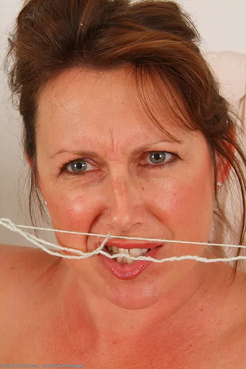 Marishka: Brunette MILF Bares Her Big Natural Tits and Hairy Bush – photo 18 of 21