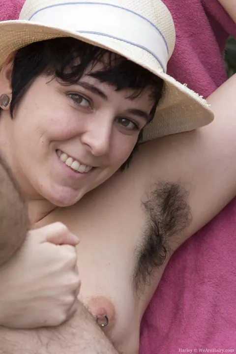 Short-Haired BBW Shows Off Hairy Armpits and Pussy – photo 17 of 18