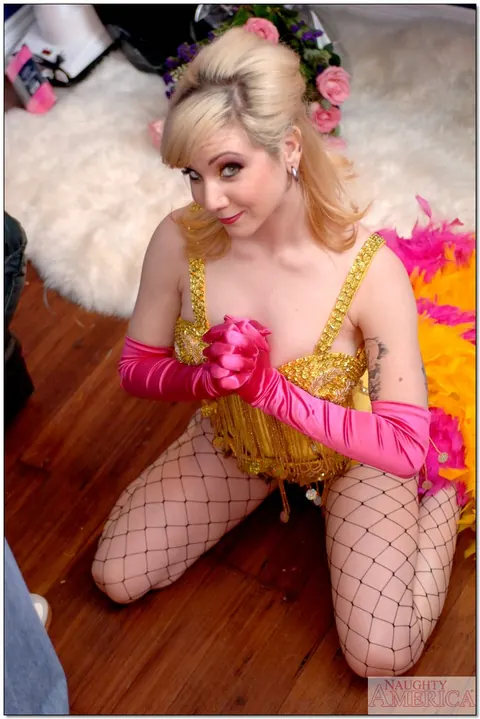 Pinky Lee: Blonde in Fishnets Gives a Blowjob and Flaunts Her Pierced Nipples – photo 8 of 17