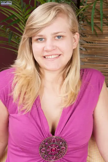 Blonde Amateur Strips Off Her Pink Dress and Panties to Spread Her Pussy