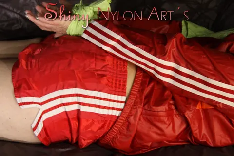 Blonde PAWG in Shorts Spreads While Restrained in the Gym – photo 3 of 16