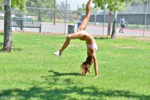 Marry Lynn: Blonde in Shorts Pulls Them Aside and Spreads Her Pussy Outdoors – photo 11 of 15