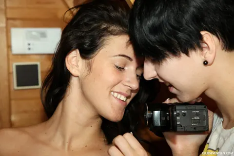 European Women Kiss and Explore Each Other in Lesbian Duo – photo 16 of 21