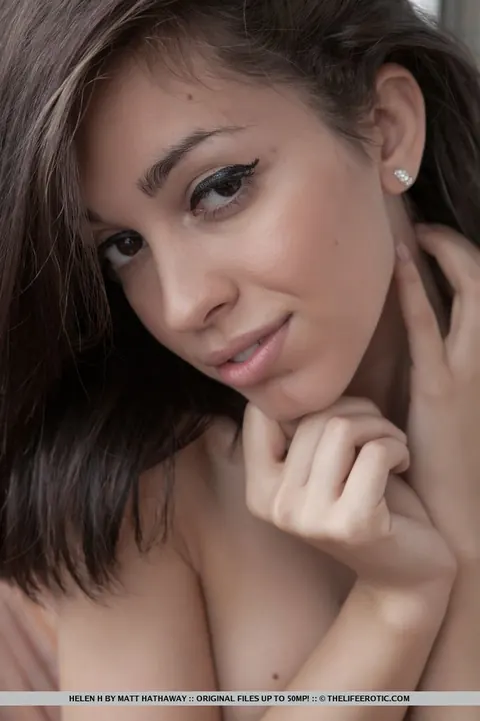 Helen H: European Brunette Masturbates Her Shaved Pussy – photo 16 of 16