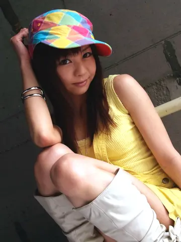 Hikaru Aoyama – Slim Japanese Brunette in Lingerie and Boots Plays with a Dildo