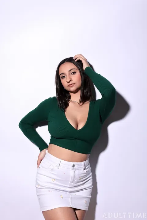 Hailey Rose: Latina with Big Natural Tits Undresses and Spreads for Her Partner – photo 4 of 20