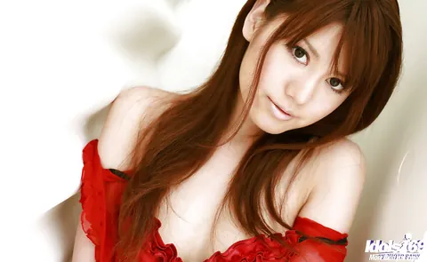 Nanami Wakase: Thick Asian Babe Flashes Her Tits and Ass in a Skirt – photo 7 of 15