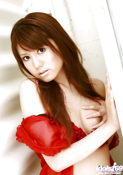 Nanami Wakase: Thick Asian Babe Flashes Her Tits and Ass in a Skirt – photo 9 of 15