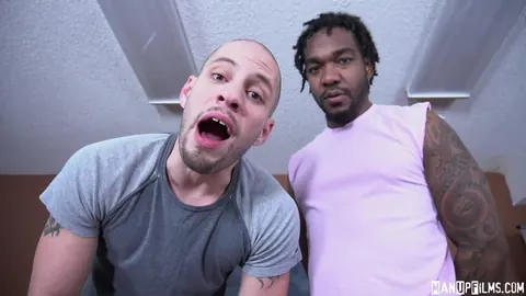 Interracial Men Kiss and Fuck on Camera – photo 4 of 20