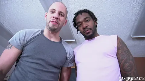 Interracial Men Kiss and Fuck on Camera – photo 6 of 20