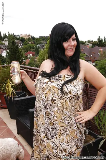 Thick Brunette MILF Spreads Her Hairy Pussy on the Patio