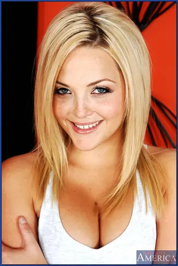 Bree Barrett – Busty Blonde MILF Sucks and Rides in a Threesome with Another Woman