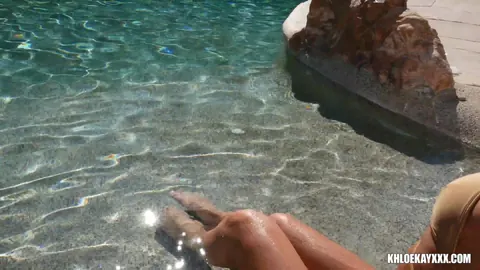 Trans Woman Removes Her Bikini for Sex with Her Partner – photo 4 of 12