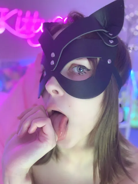Kitty Gem: Tall Brunette in Costume and Stockings Sucks Dildo – photo 16 of 19