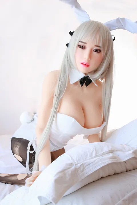 Busty Asian Blonde Shows Her Shaved Pussy – photo 8 of 21