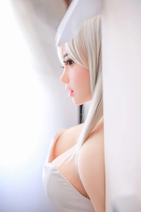 Busty Asian Blonde Shows Her Shaved Pussy – photo 18 of 21
