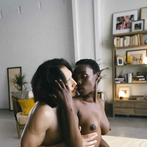 Zaawaadi: Ebony Woman Dominates Interracial Sex with Her Partner – photo 5 of 12