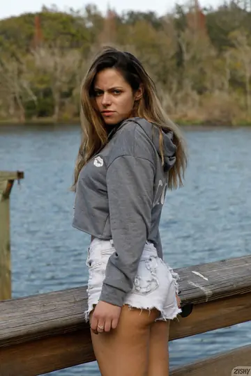Chase Jenaro – Amateur Brunette Strips Out of Her Shorts Outdoors