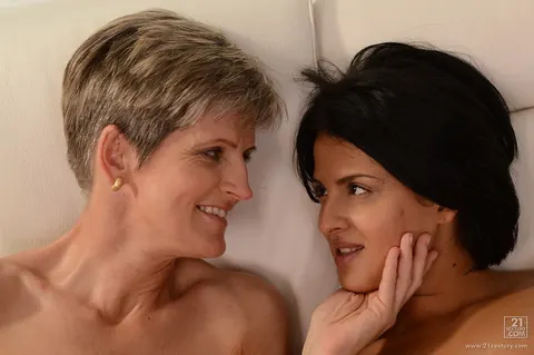 Coco De Mal: Tattooed Mature Lesbians Do Anal and Pussy Licking – photo 18 of 18