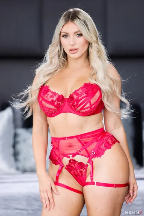 Ella Reese: Thick Blonde in Lingerie Takes Anal and Swaps Cum – photo 1 of 15