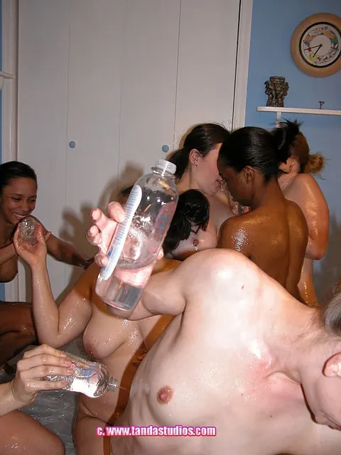 LuLu Garcia: Thick Latina with Big Natural Tits Gets Oiled for Lesbian Orgy – photo 4 of 21