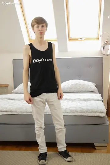 Two Men Kiss and Fuck in the Bedroom