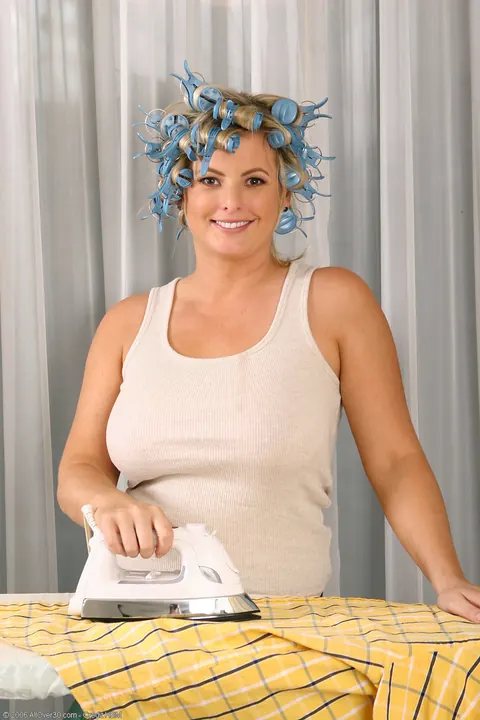 Kala Prettyman: Curvy Blonde MILF Undresses and Spreads Her Trimmed Pussy – photo 1 of 20
