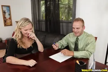 Addison Grey – Blonde Amateur Gets Fucked Doggy Style and Takes Cum on Her Ass