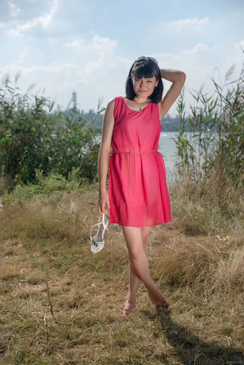 Black MO: Tall Slim Brunette Undresses and Spreads Her Legs Outdoors – photo 2 of 21
