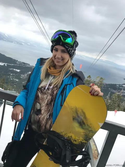 Kristen Scott: Two Skinny Women Pose on the Ski Slopes in Boots – photo 4 of 16