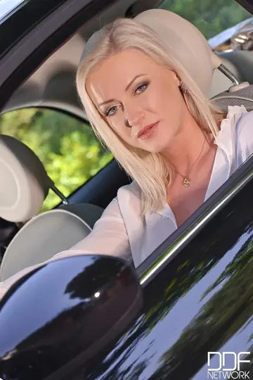 Czech MILF with Big Tits Spreads Her Pussy by the Car