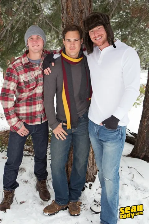 Thick Jocks Bareback in an Outdoor Gay Orgy – photo 8 of 20