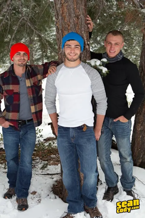 Thick Jocks Bareback in an Outdoor Gay Orgy – photo 7 of 20