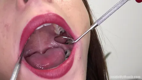 MILF Gives a Blowjob and Spreads for the Camera – photo 12 of 15