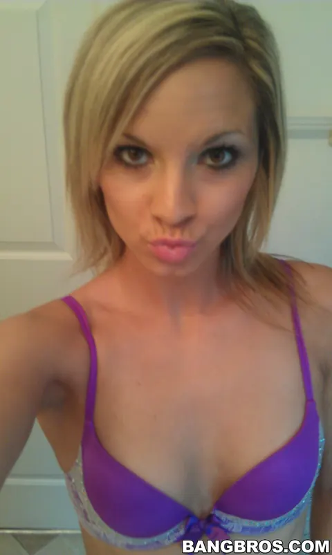 Ashley Sinclair: Petite Blonde Deepthroats and Rides Him in the Bathroom Mirror – photo 1 of 21