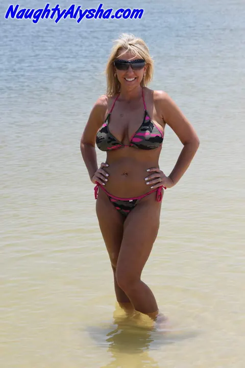 Busty Blonde Masturbates with a Dildo on the Beach – photo 1 of 15