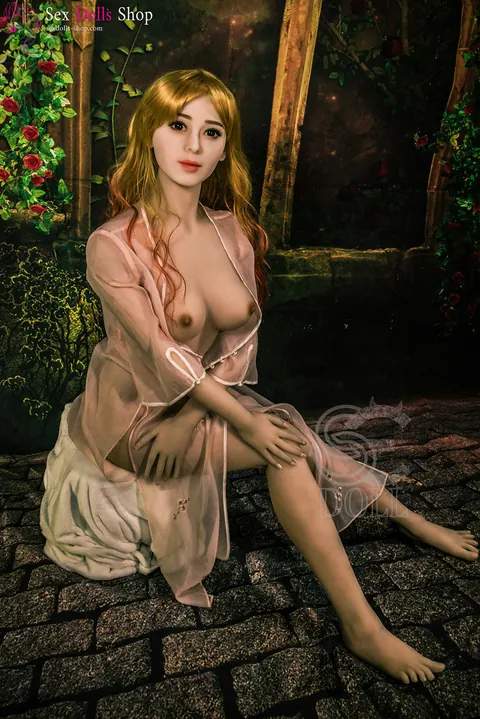 Busty Woman Stands Nude and Cups Her Tits – photo 7 of 21