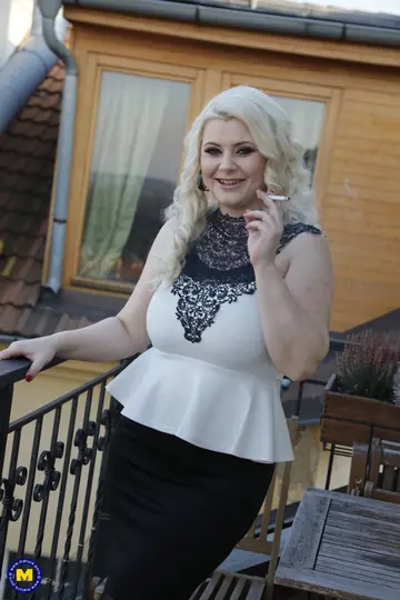 Chubby Czech MILF Strips Out of Her Skirt and Boots Outdoors
