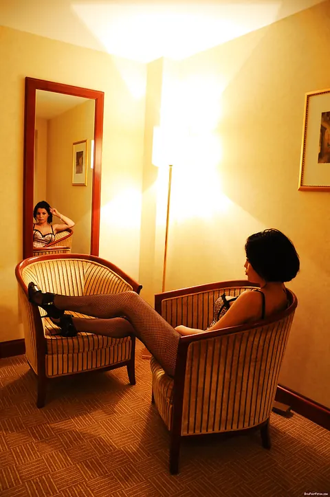 Short-Haired Brunette with Big Tits Poses in Lingerie and Heels – photo 4 of 16