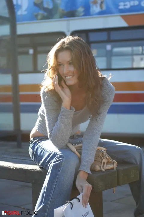 Nikkala Stott: Busty British MILF Strips Out of Her Sweater Outdoors in Jeans – photo 4 of 12