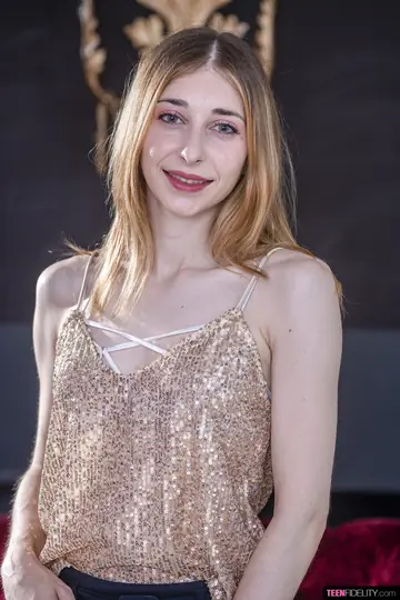 Lana Bunny – Petite Spanish Brunette Strips Off Her Lingerie and Spreads Her Pussy