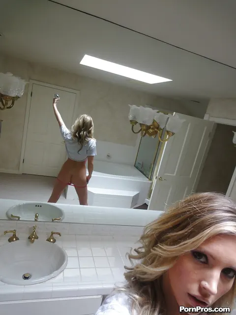 Samantha Saint: Busty Blonde in Lingerie Takes Mirror Selfies in the Bathroom – photo 10 of 15