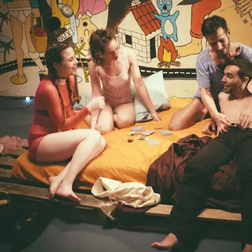 Amber Nevada – Tattooed Brunette Sucks and Kisses Two Men in a Threesome