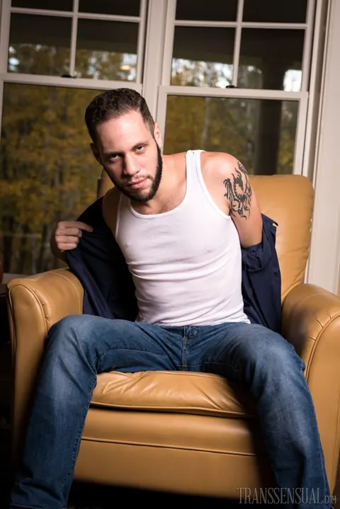 Trans Woman Unbuttons Her Jeans by the River and Poses Nude – photo 9 of 15