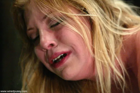 Leah Luv: Blonde PAWG in Socks Does Lesbian Anal and Bondage – photo 16 of 21