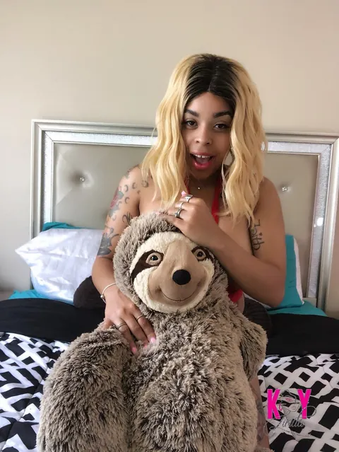 Soykay Linda: Thick Blonde Latina with Big Tits Strips Out of Her Panties – photo 12 of 21