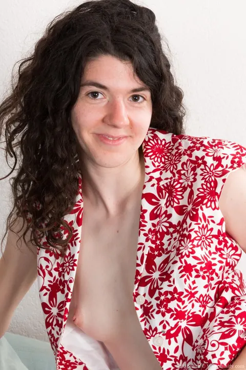 Silki Smith: Curly Brunette in Heels Strips and Spreads Her Hairy Crotch – photo 9 of 21