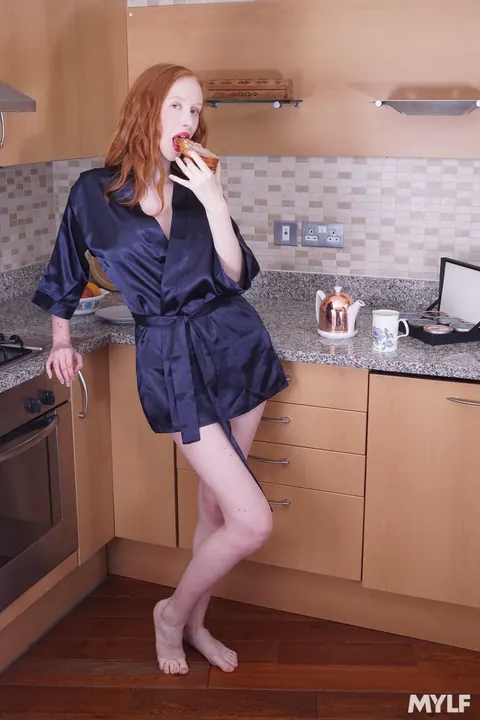 Lenina Crowne: British Redhead MILF Fucks After Breakfast – photo 4 of 20