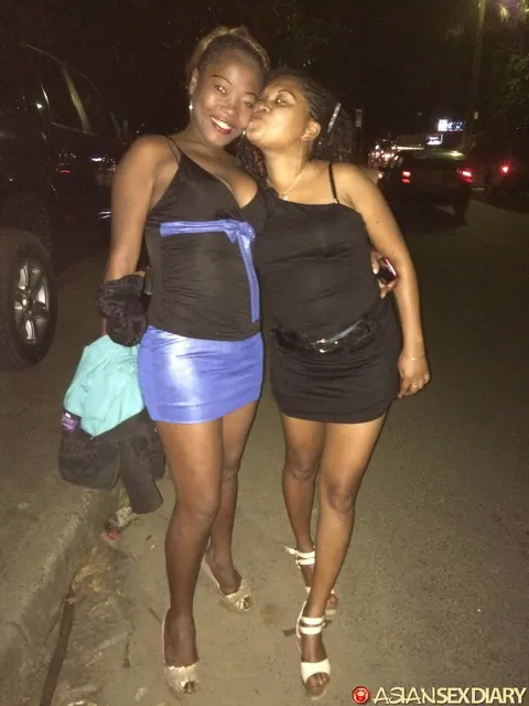 Asian Amateur and Ebony Woman Share a Black Man Outdoors – photo 1 of 21