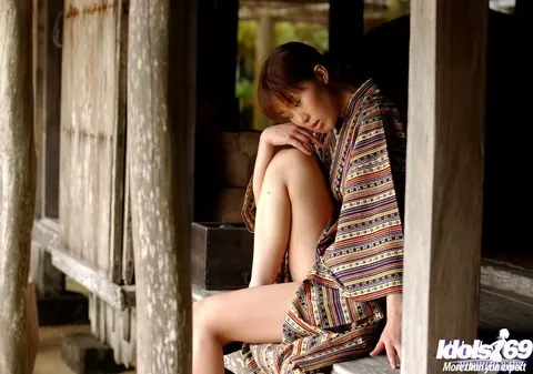 Adusa Kyono: Slim Japanese Brunette Undresses and Shows Her Hairy Pussy – photo 2 of 16